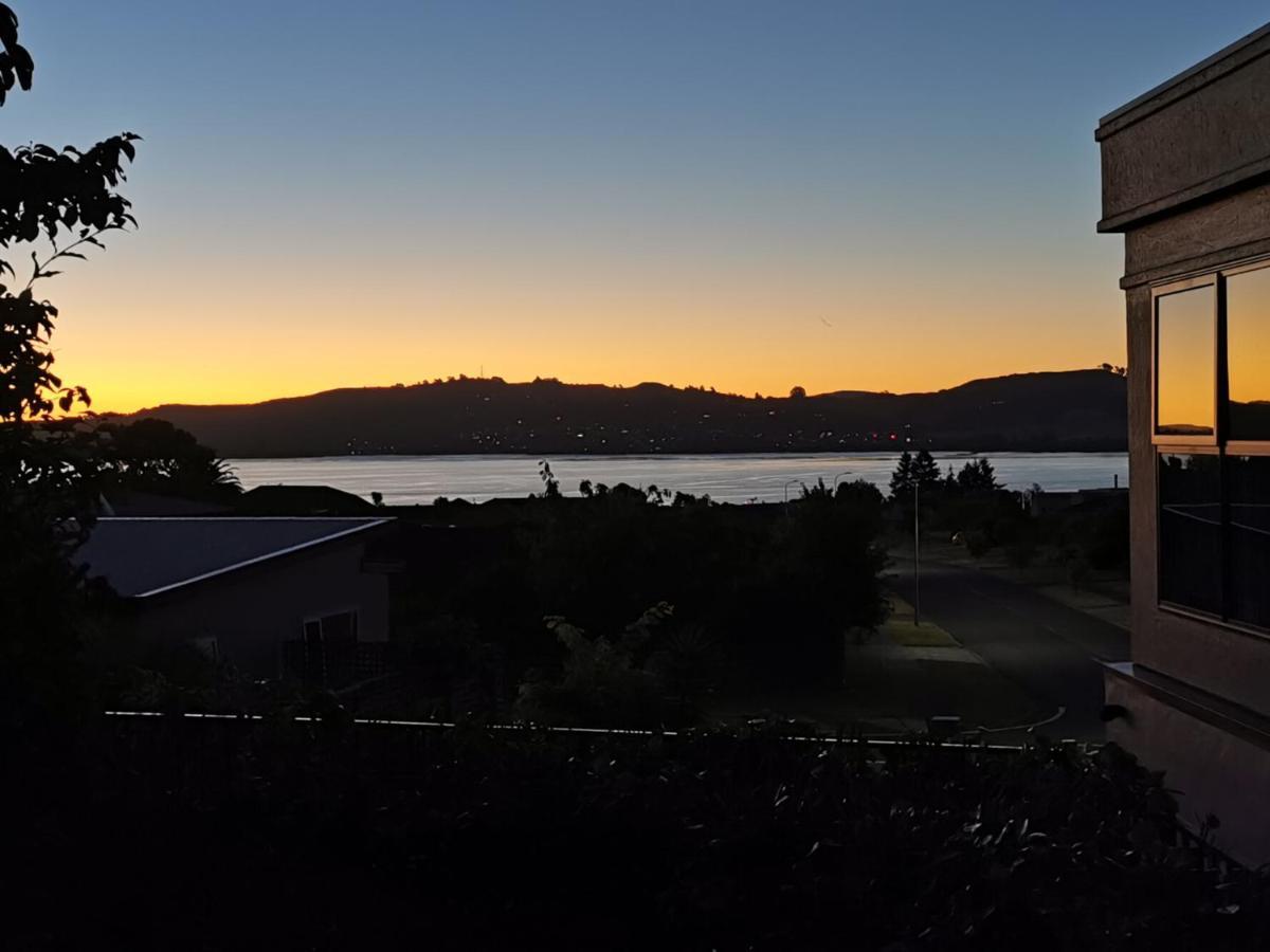Lake Taupo Holiday Home Екстериор снимка