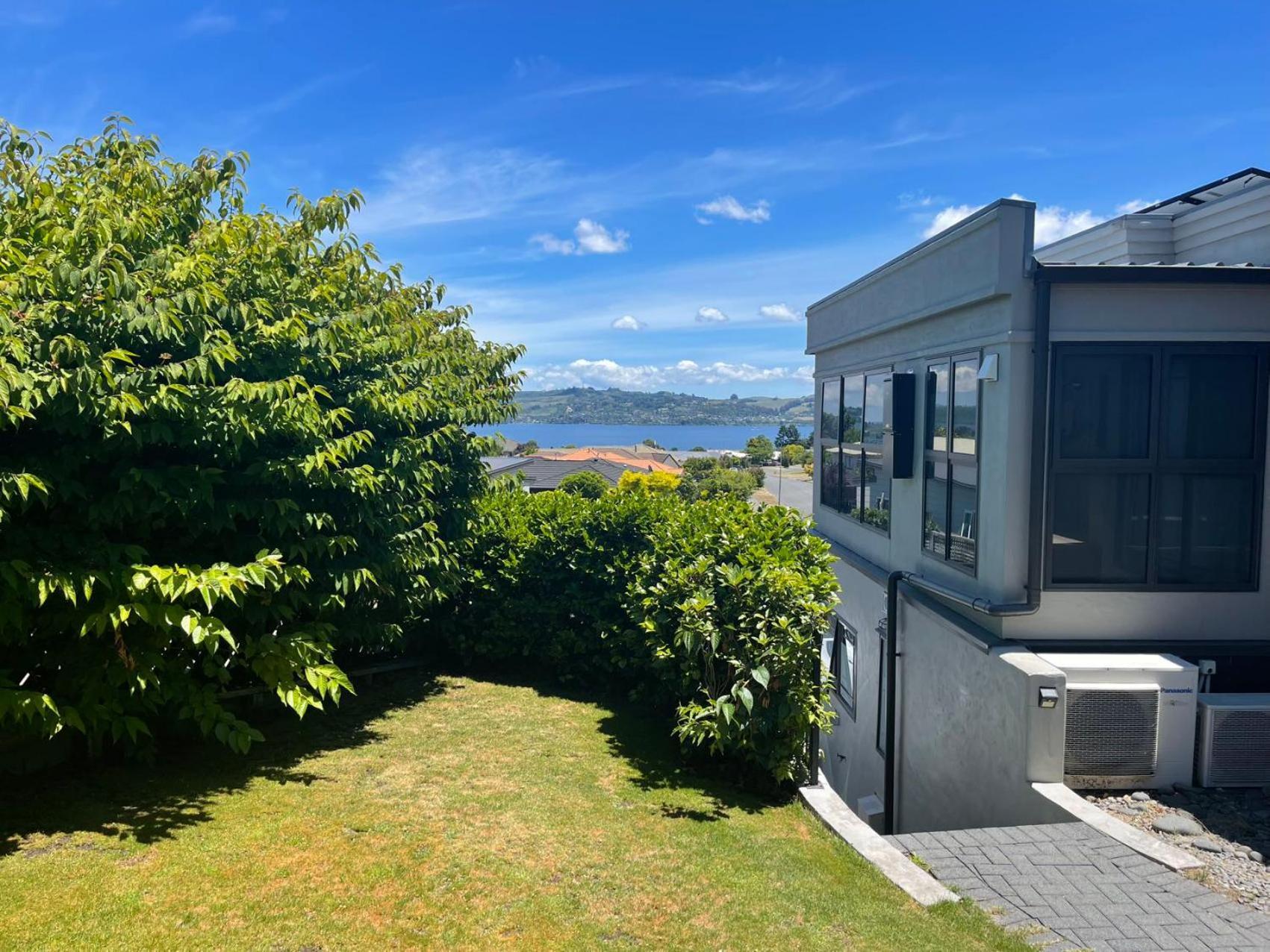 Lake Taupo Holiday Home Екстериор снимка