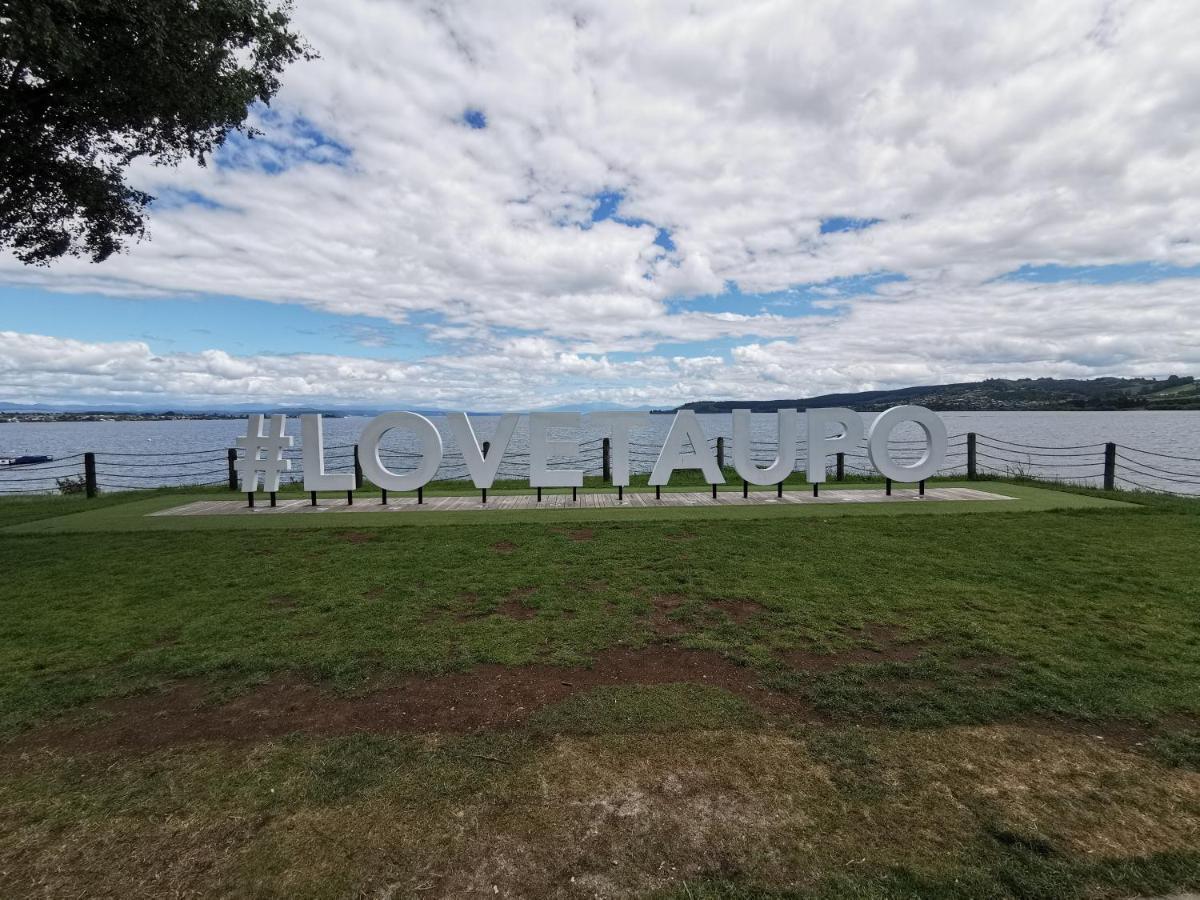 Lake Taupo Holiday Home Екстериор снимка
